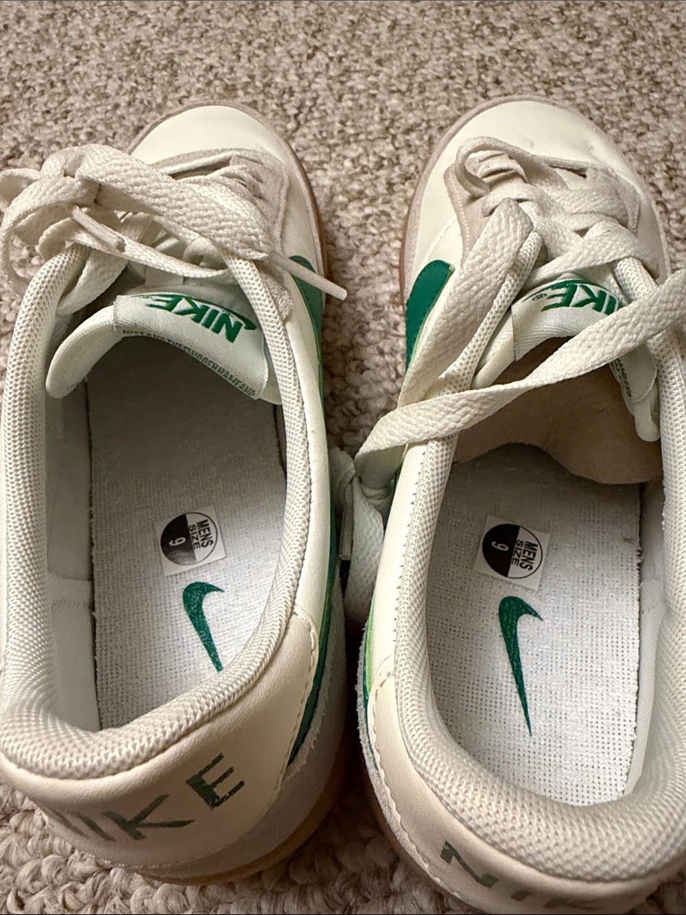 Nike White and Green 432997-111 Low-Top Sneakers with Gum Sole - Picture 5 of 6